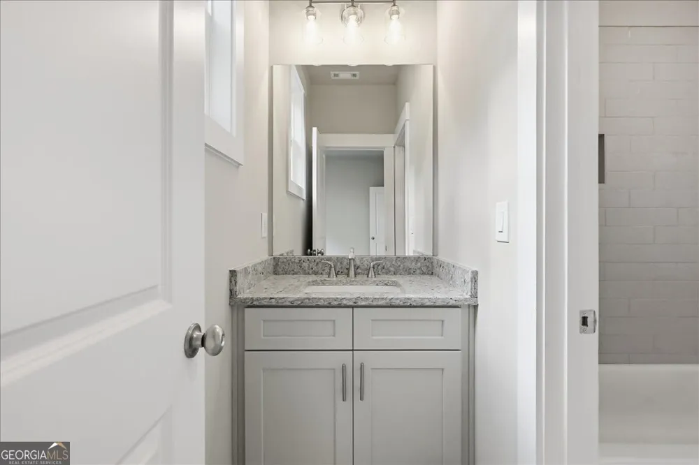 157 Maney DR Statham, GA 30666