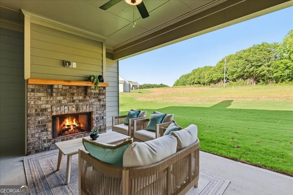 157 Maney DR Statham, GA 30666
