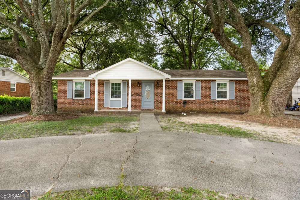 114 Karen DR Warner Robins, GA 31088