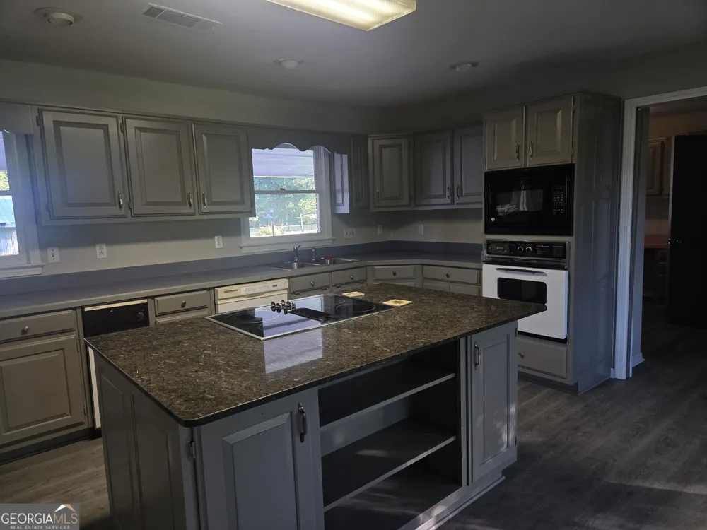 5360 Brooks LN Loganville, GA 30052