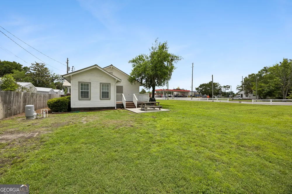383 First ST Folkston, GA 31537
