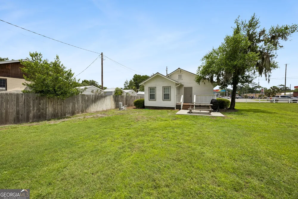 383 First ST Folkston, GA 31537
