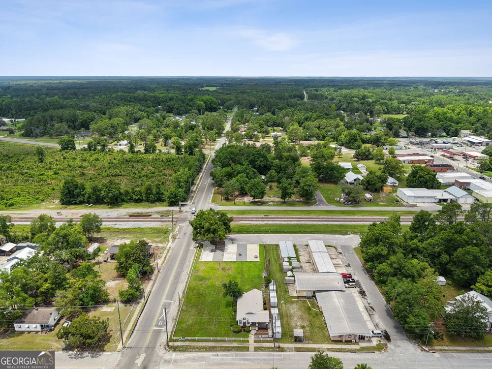 383 First ST Folkston, GA 31537