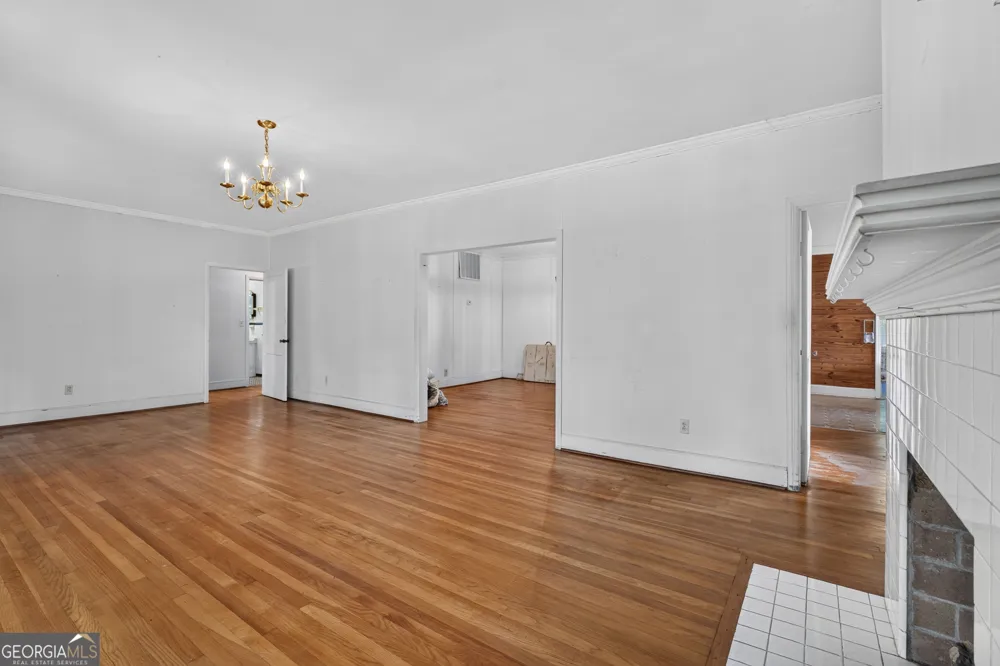 365 W Johnston ST Forsyth, GA 31029