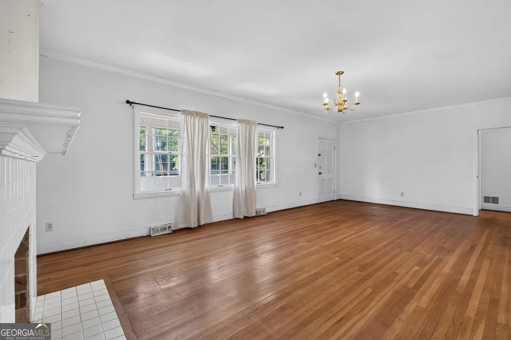 365 W Johnston ST Forsyth, GA 31029