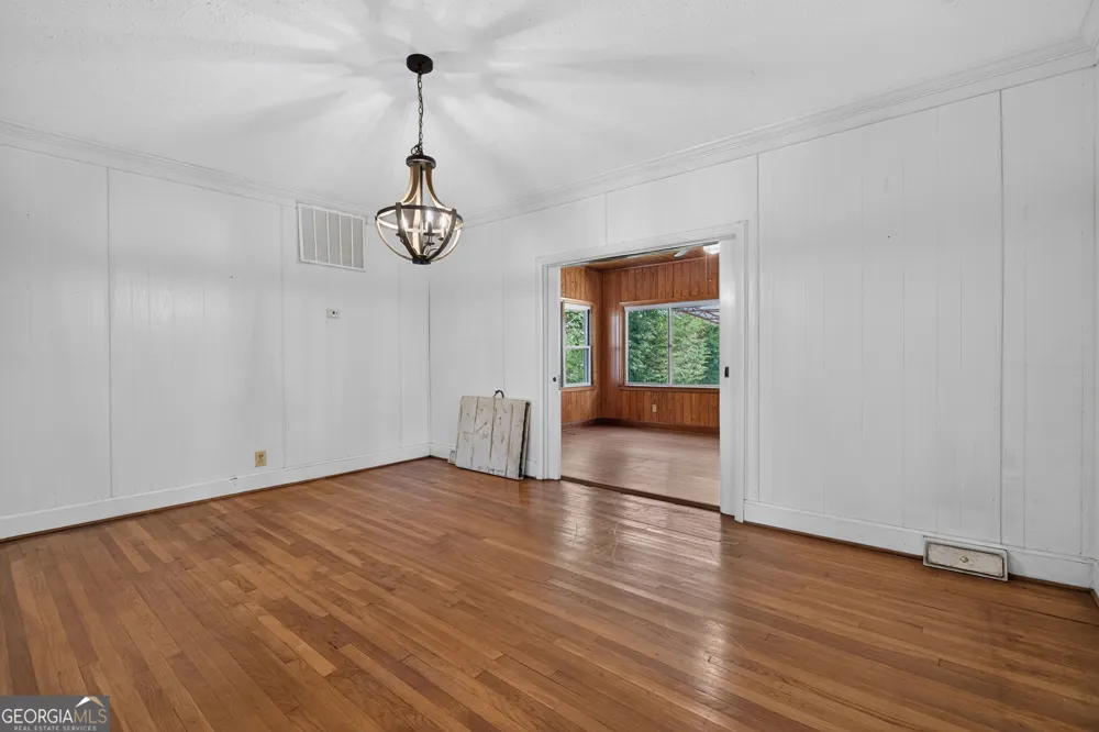 365 W Johnston ST Forsyth, GA 31029