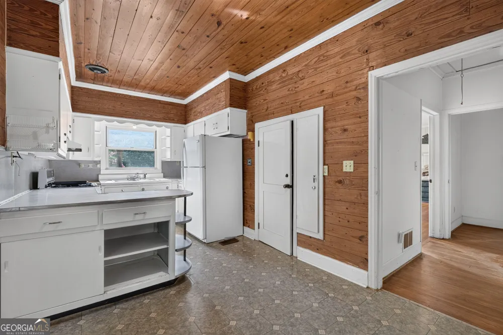 365 W Johnston ST Forsyth, GA 31029