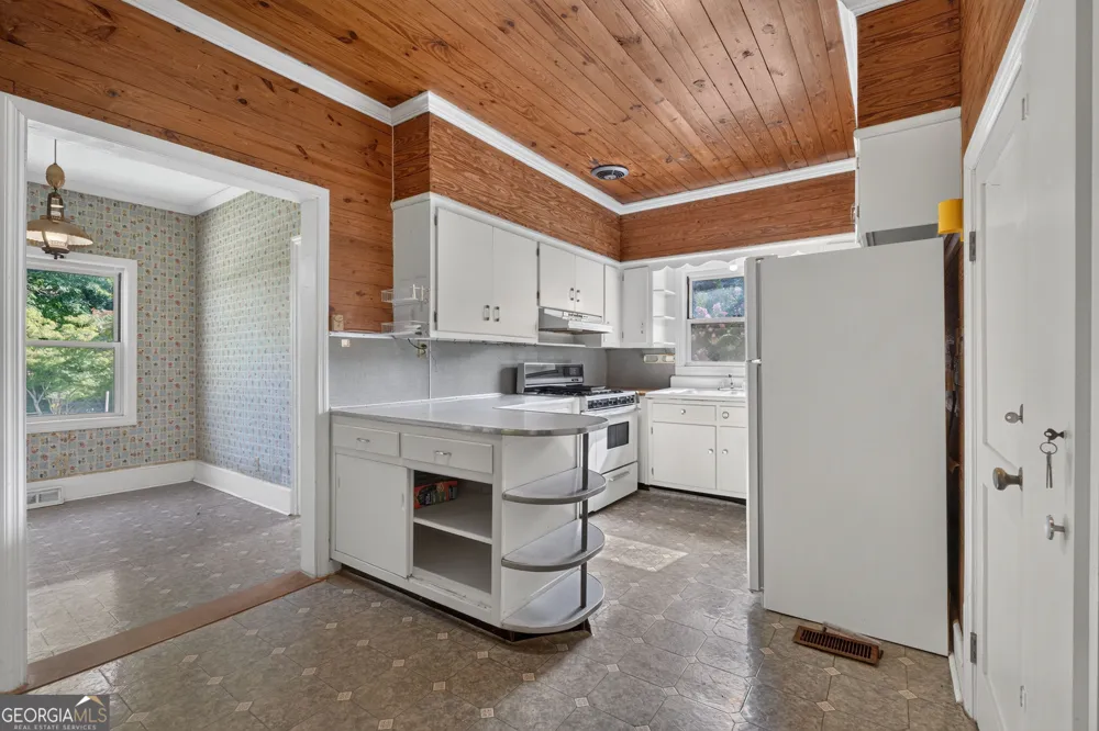 365 W Johnston ST Forsyth, GA 31029
