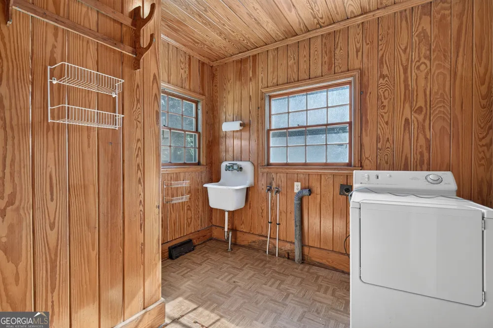 365 W Johnston ST Forsyth, GA 31029