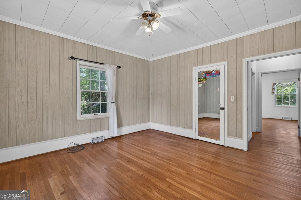 365 W Johnston ST Forsyth, GA 31029