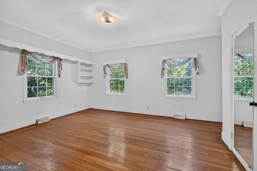 365 W Johnston ST Forsyth, GA 31029