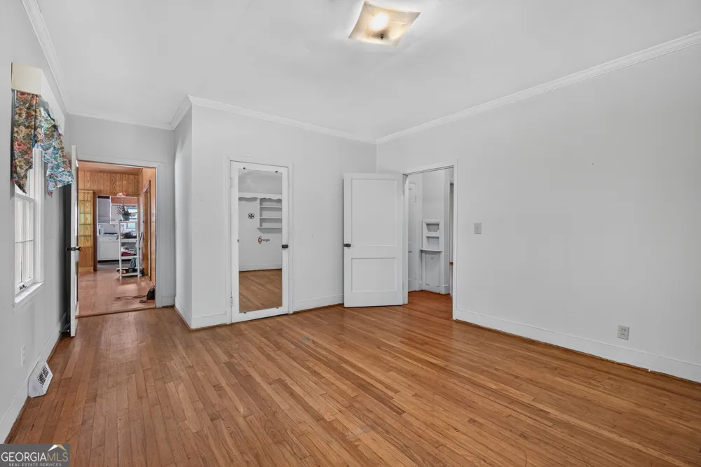 365 W Johnston ST Forsyth, GA 31029
