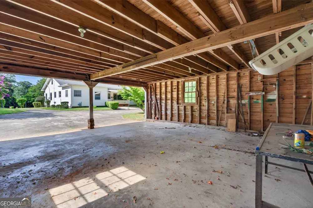 365 W Johnston ST Forsyth, GA 31029