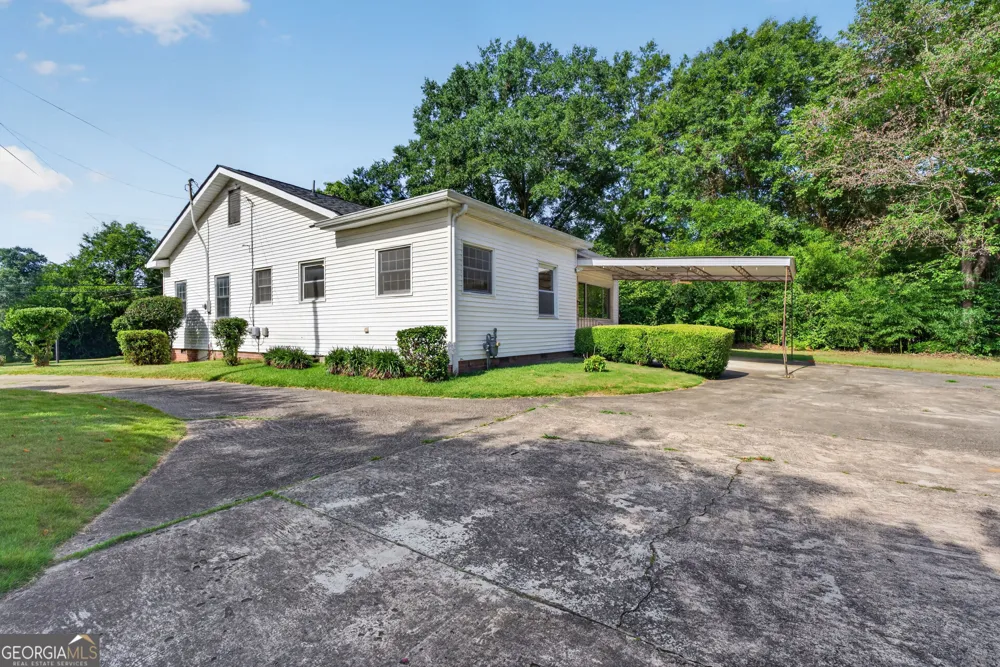 365 W Johnston ST Forsyth, GA 31029