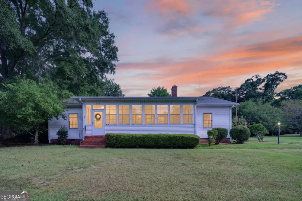365 W Johnston ST Forsyth, GA 31029