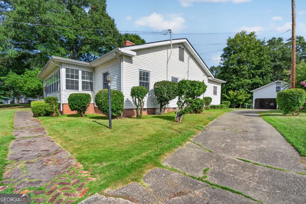 365 W Johnston ST Forsyth, GA 31029