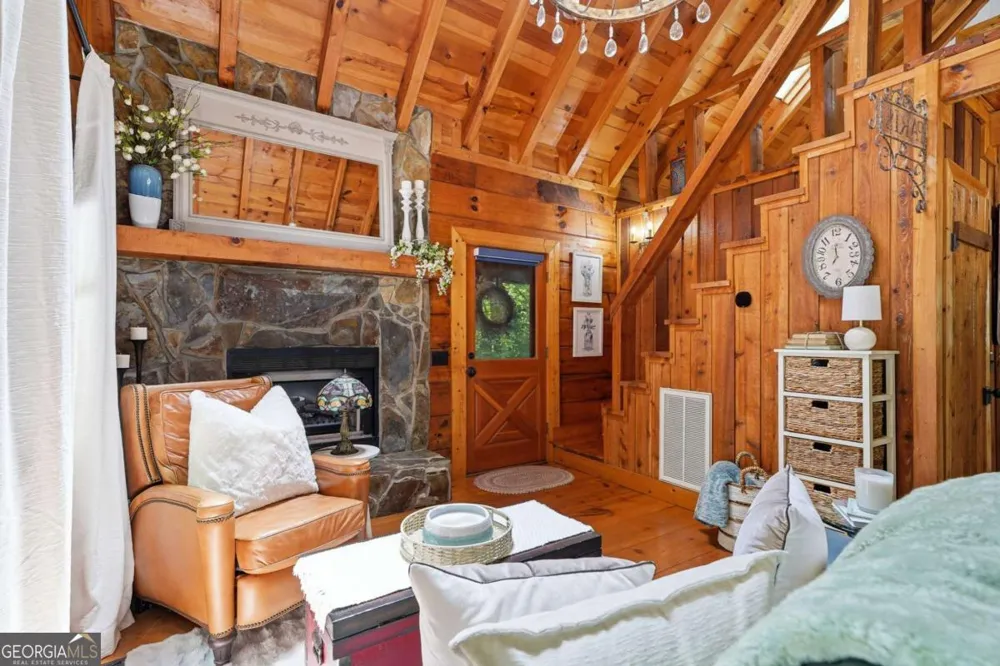 35 Finch LN Blue Ridge, GA 30513