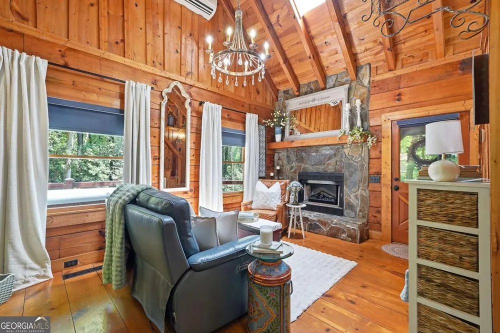 35 Finch LN Blue Ridge, GA 30513