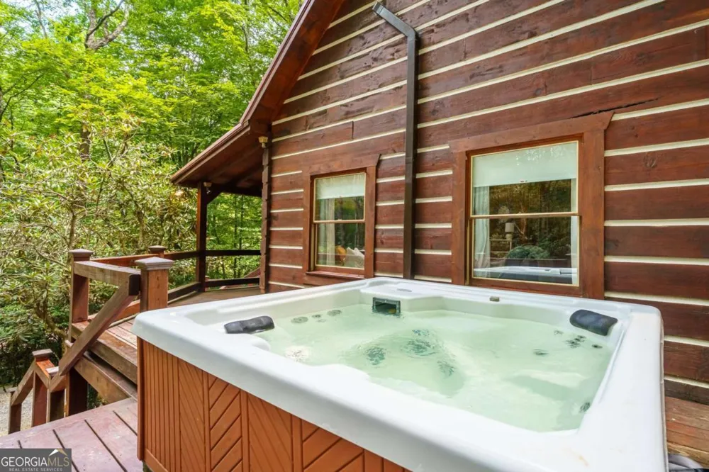 35 Finch LN Blue Ridge, GA 30513