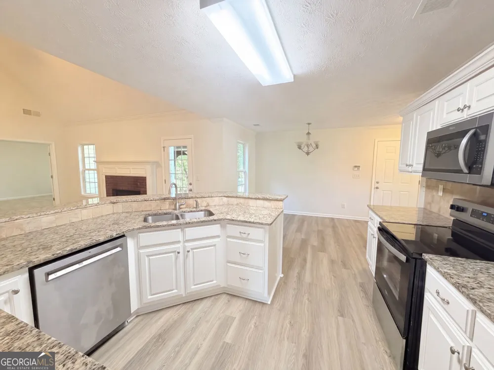 2050 Windfield DR Monroe, GA 30655