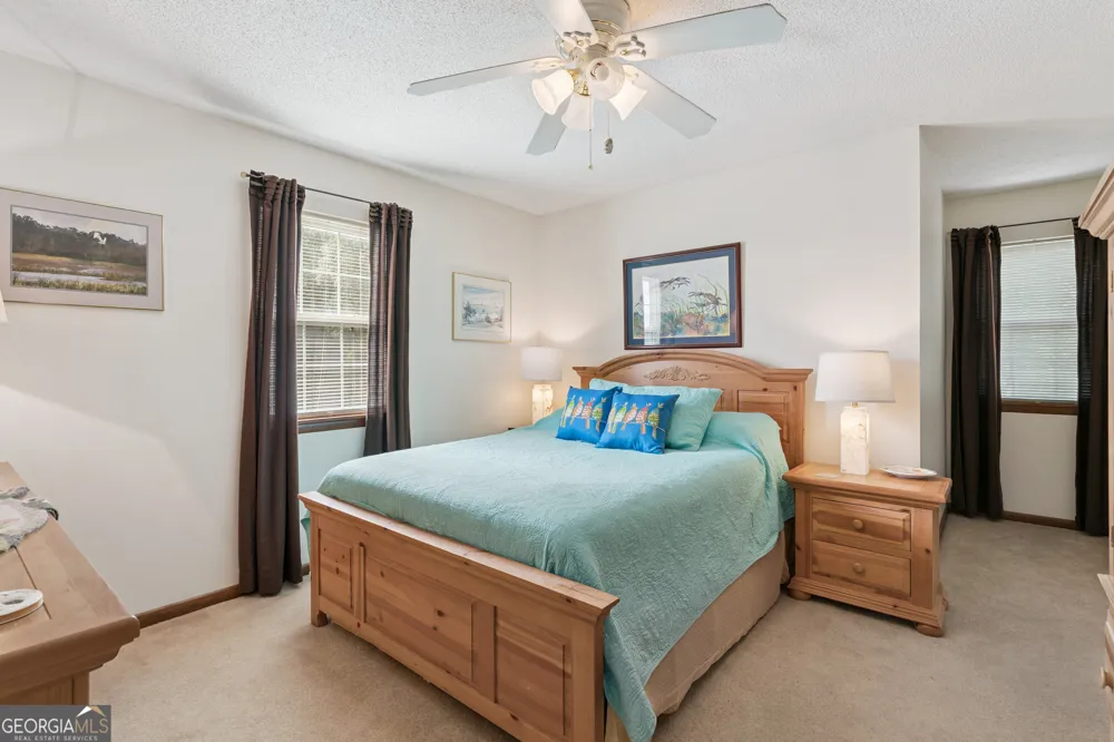 70 Deer LN White Oak, GA 31568