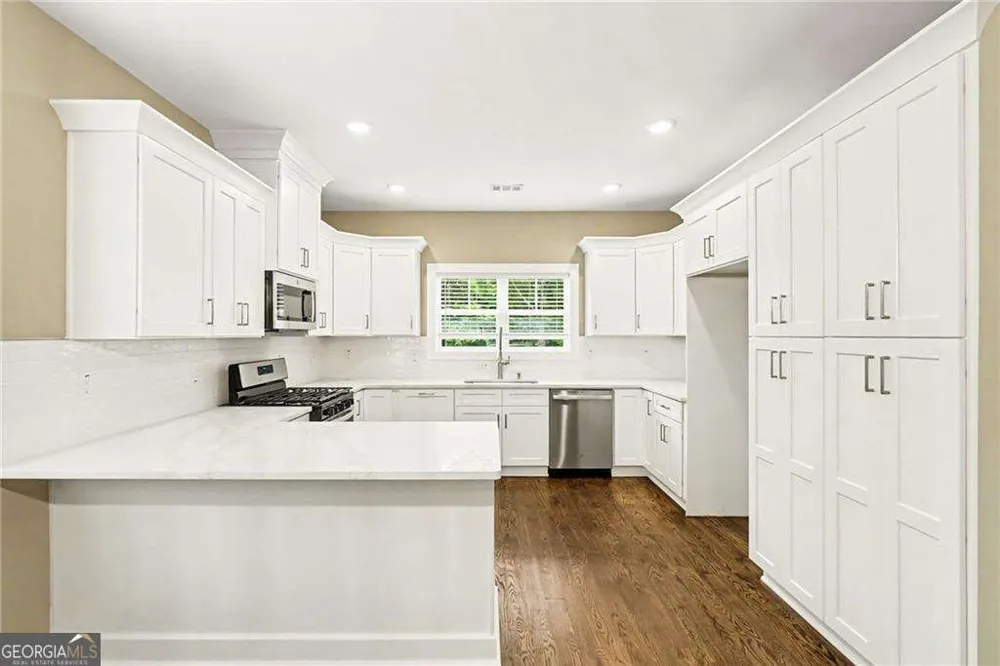 229 Little Brook LN Woodstock, GA 30188