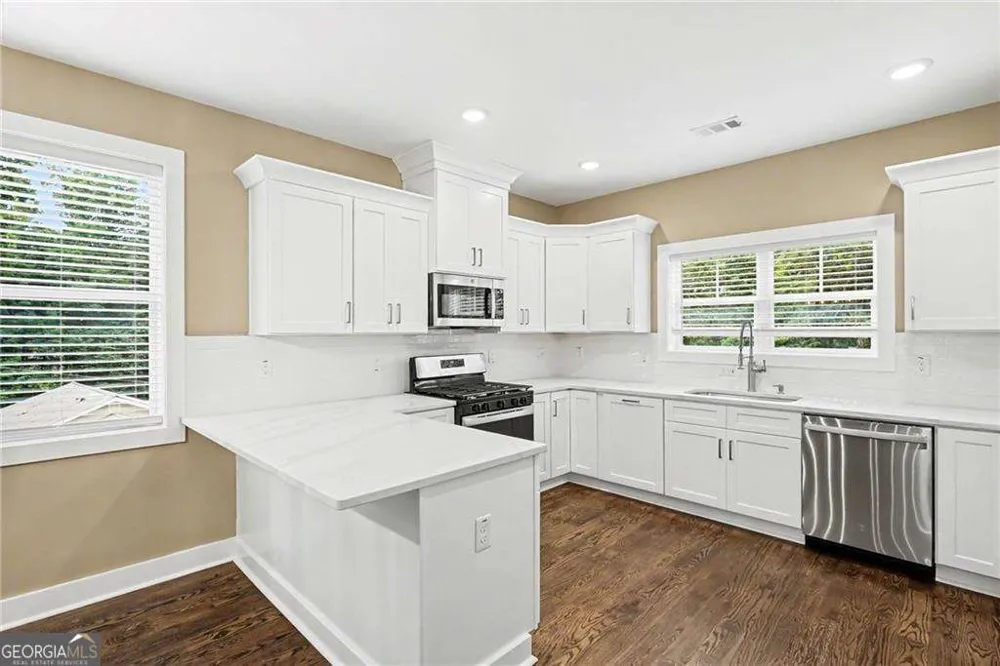 229 Little Brook LN Woodstock, GA 30188