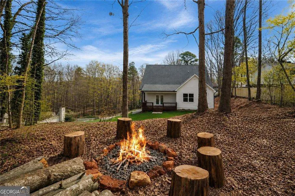 229 Little Brook LN Woodstock, GA 30188