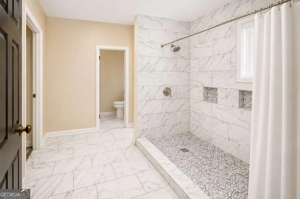 2315 Lake Royale DR Riverdale, GA 30296