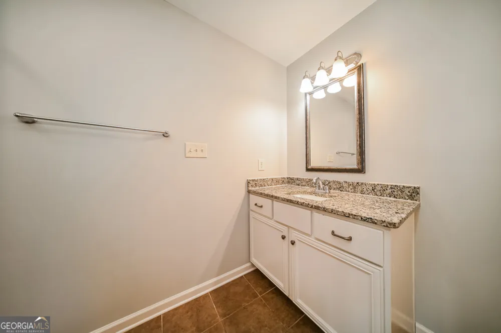 324 Cliffhaven CIR Newnan, GA 30263