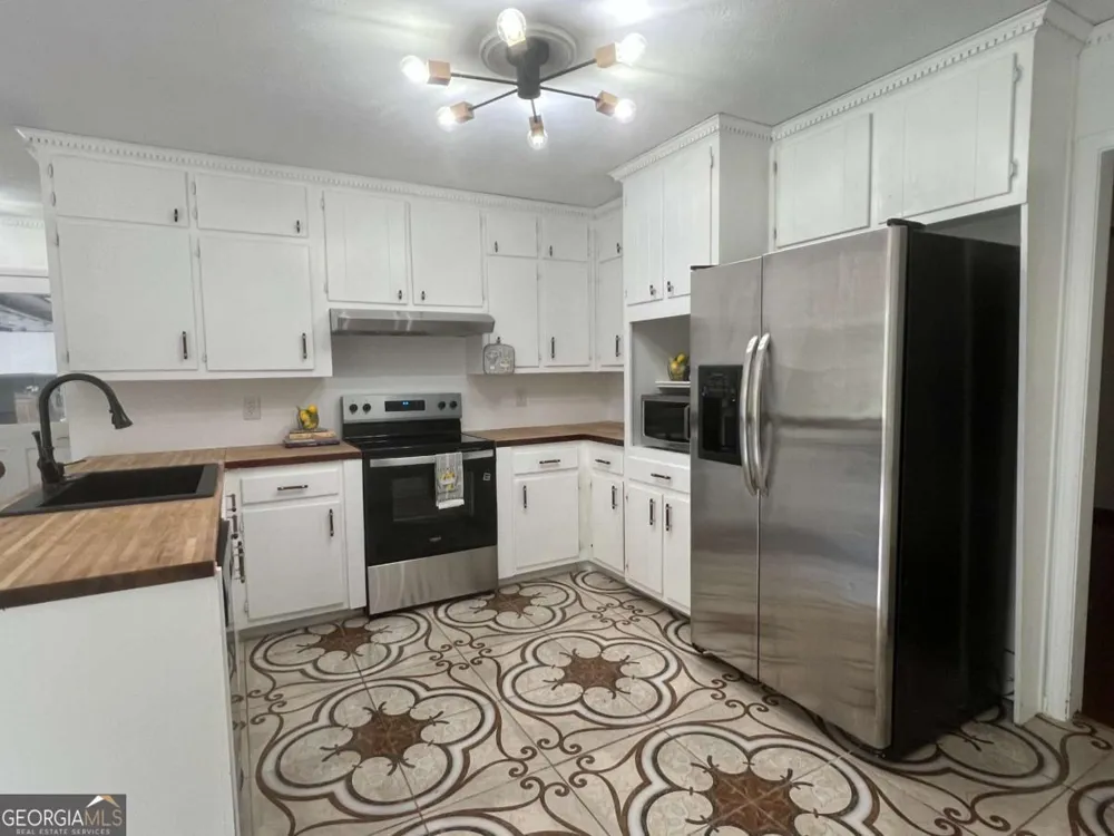 5262 Kurt LN SW Conyers, GA 30094