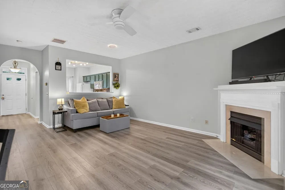 35 Pearl Chambers DR Dawsonville, GA 30534