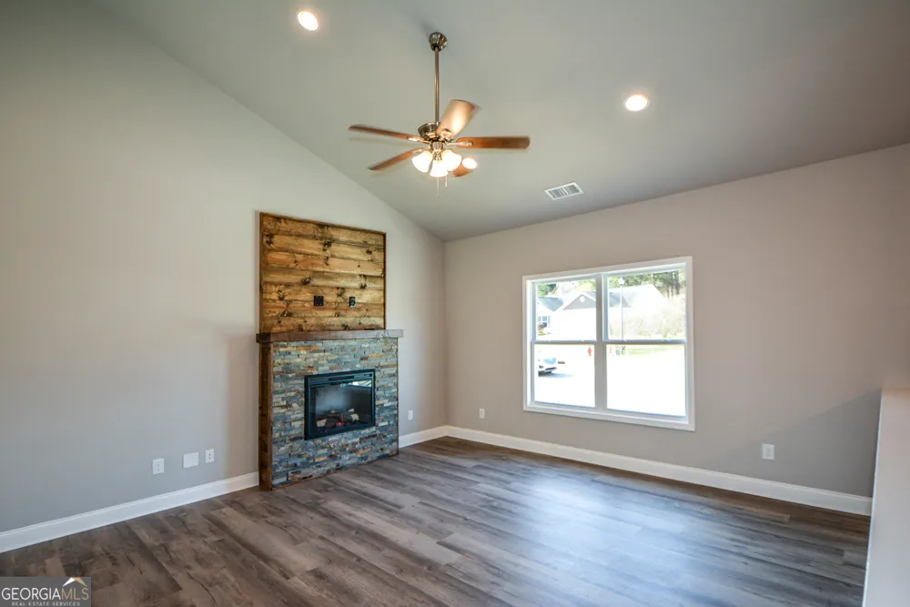 1816 Jessica WAY Winder, GA 30680
