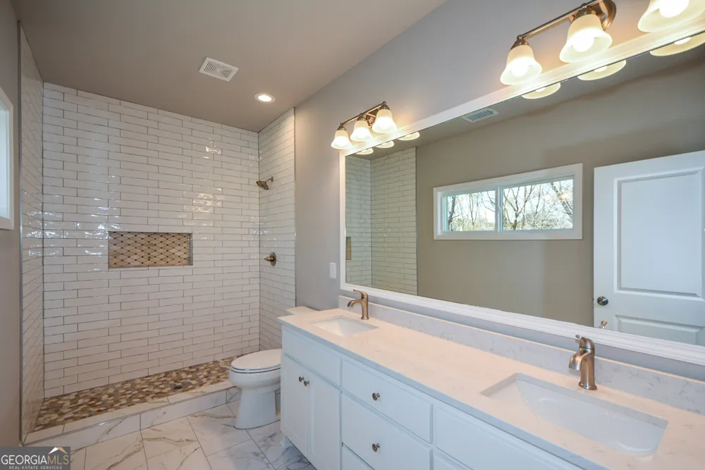 1816 Jessica WAY Winder, GA 30680