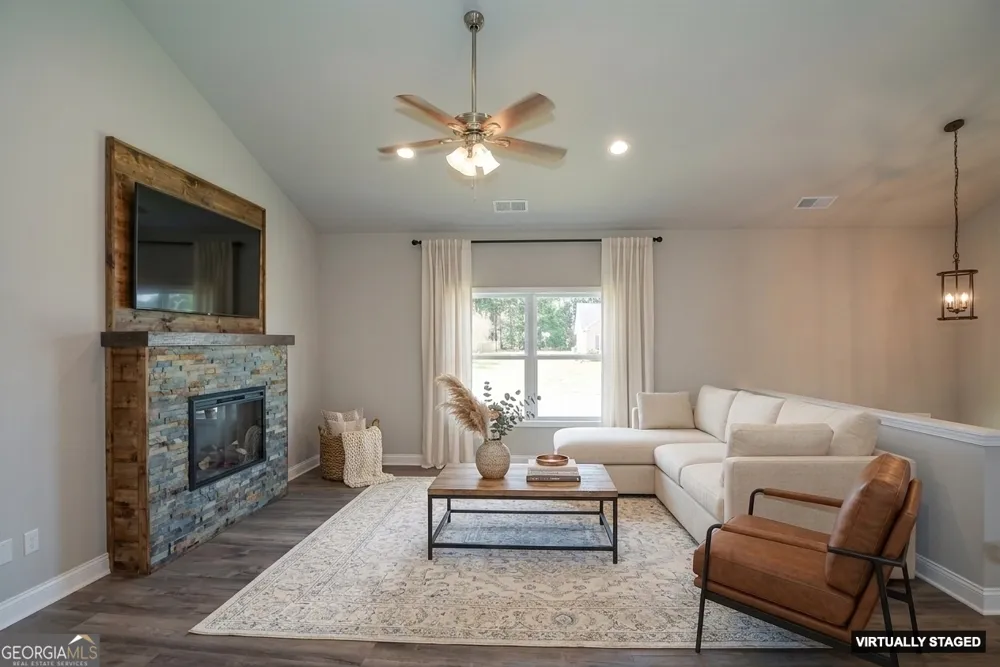 1816 Jessica WAY Winder, GA 30680