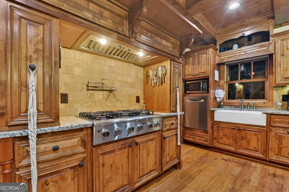 247 Craigtown RD Ellijay, GA 30540