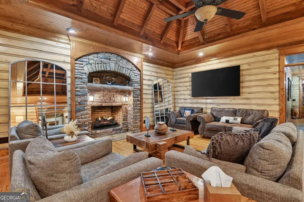 247 Craigtown RD Ellijay, GA 30540