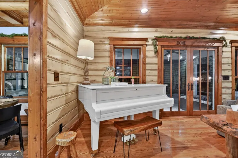 247 Craigtown RD Ellijay, GA 30540