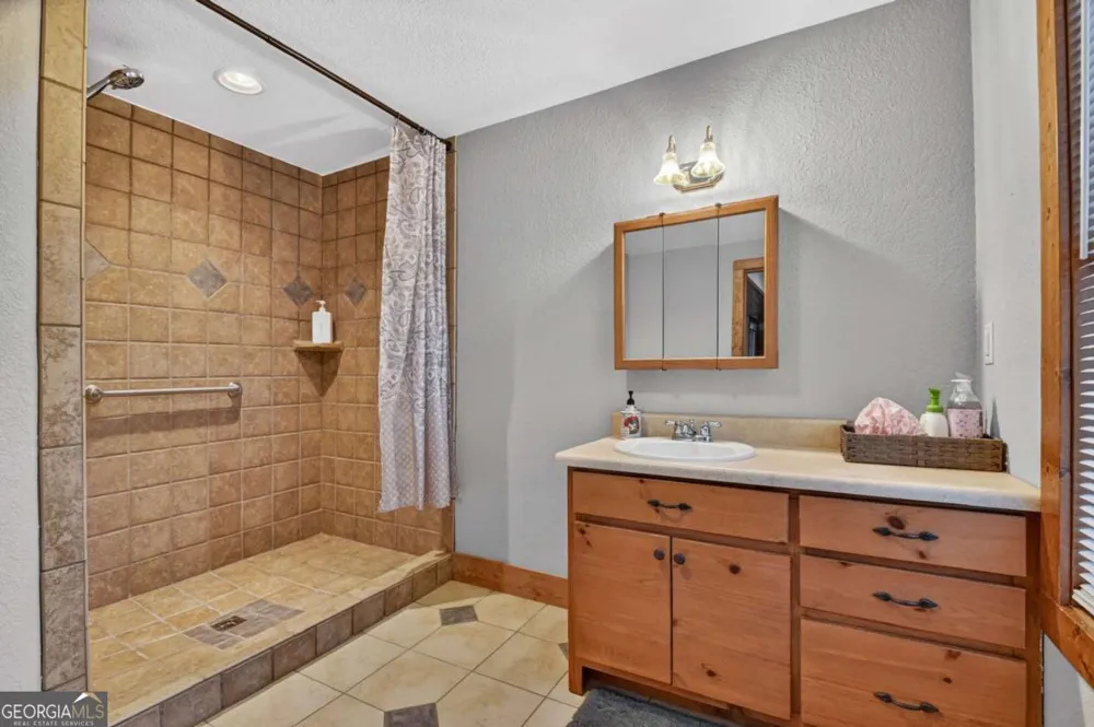 247 Craigtown RD Ellijay, GA 30540