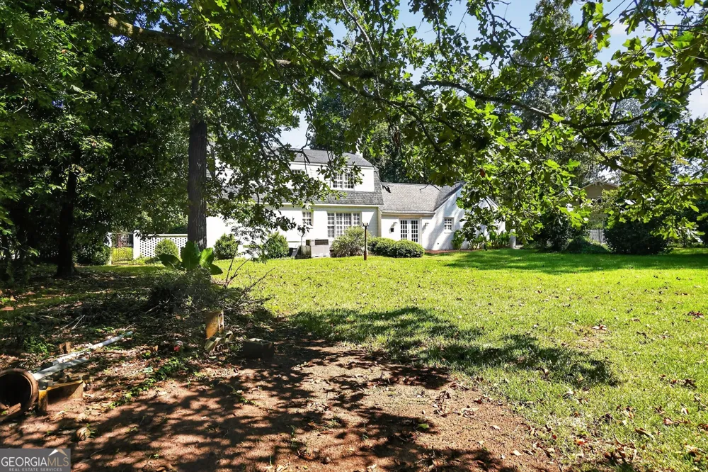 2210 E Doublegate DR Albany, GA 31721