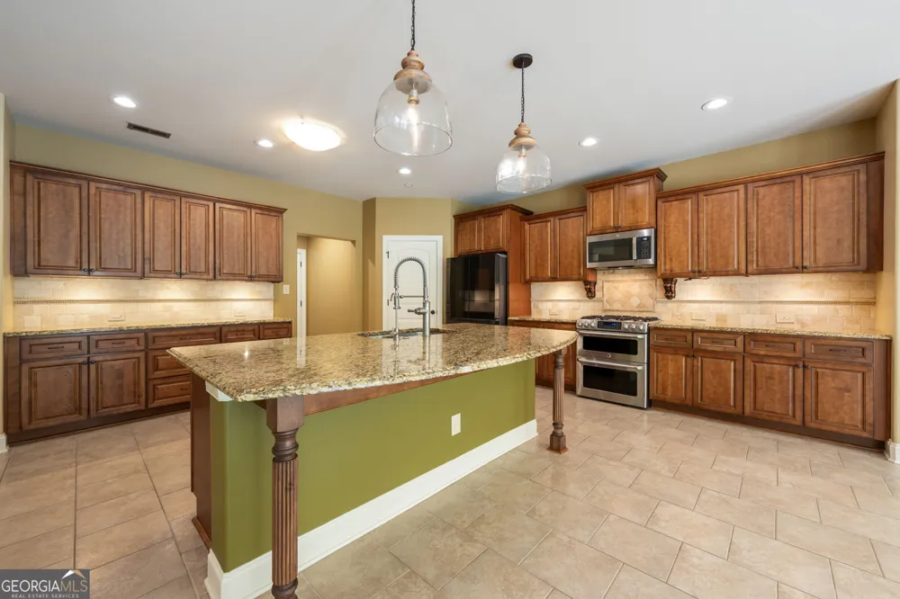10 Ridgeview CT Newnan, GA 30263