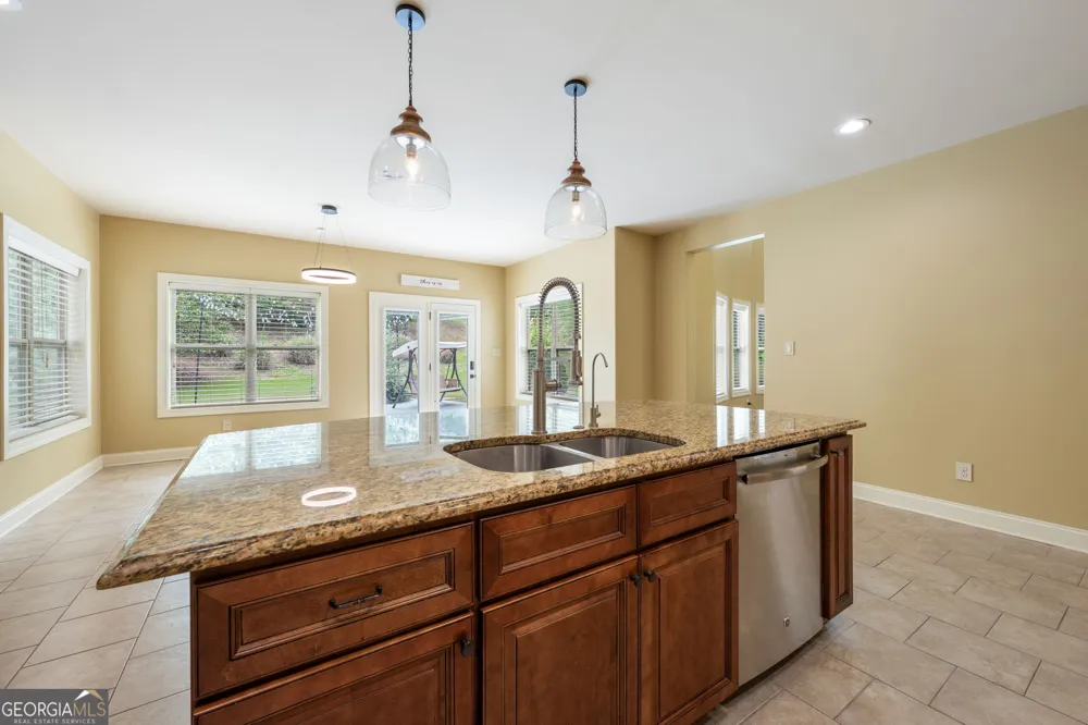 10 Ridgeview CT Newnan, GA 30263
