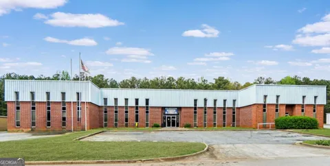 1560 Commercial CT
