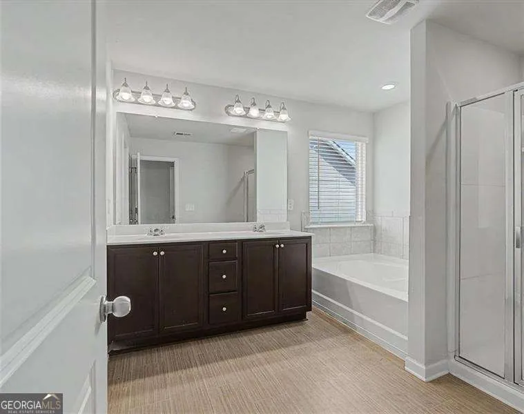 1609 Meadow XING East Point, GA 30344