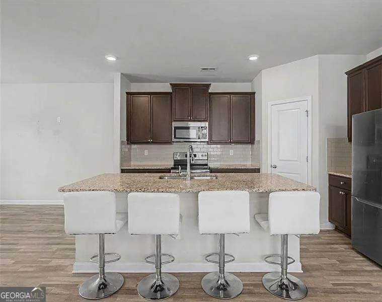 1609 Meadow XING East Point, GA 30344
