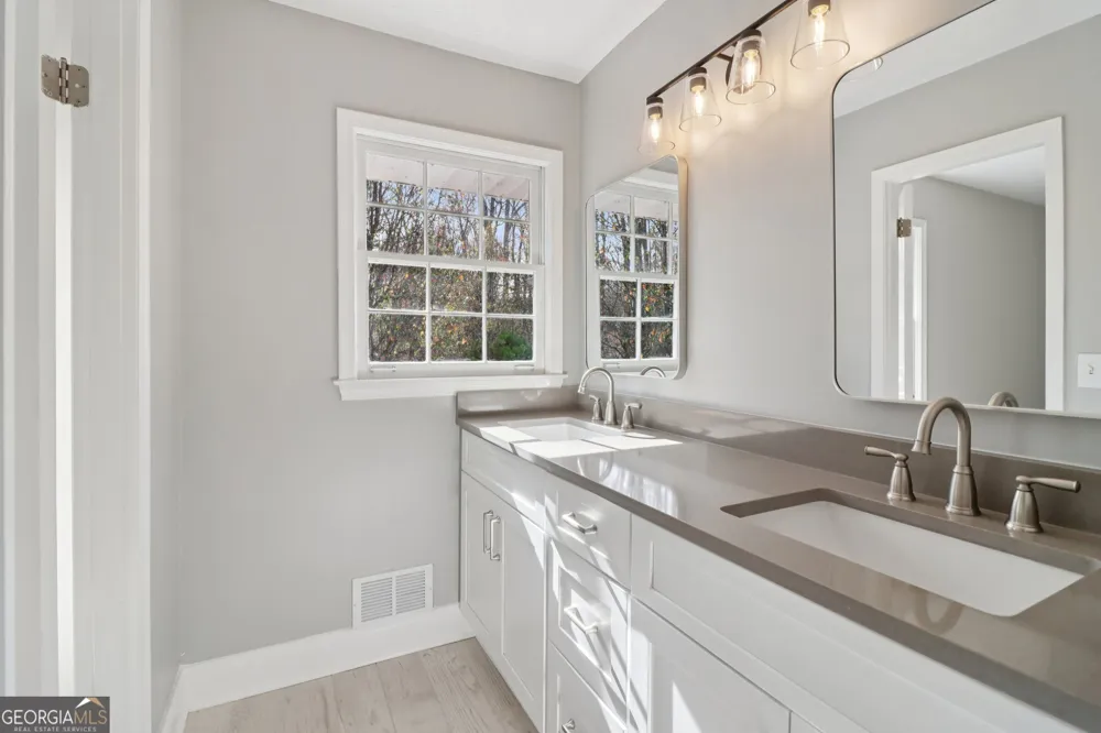 937 Hidden Falls LN SE Smyrna, GA 30082