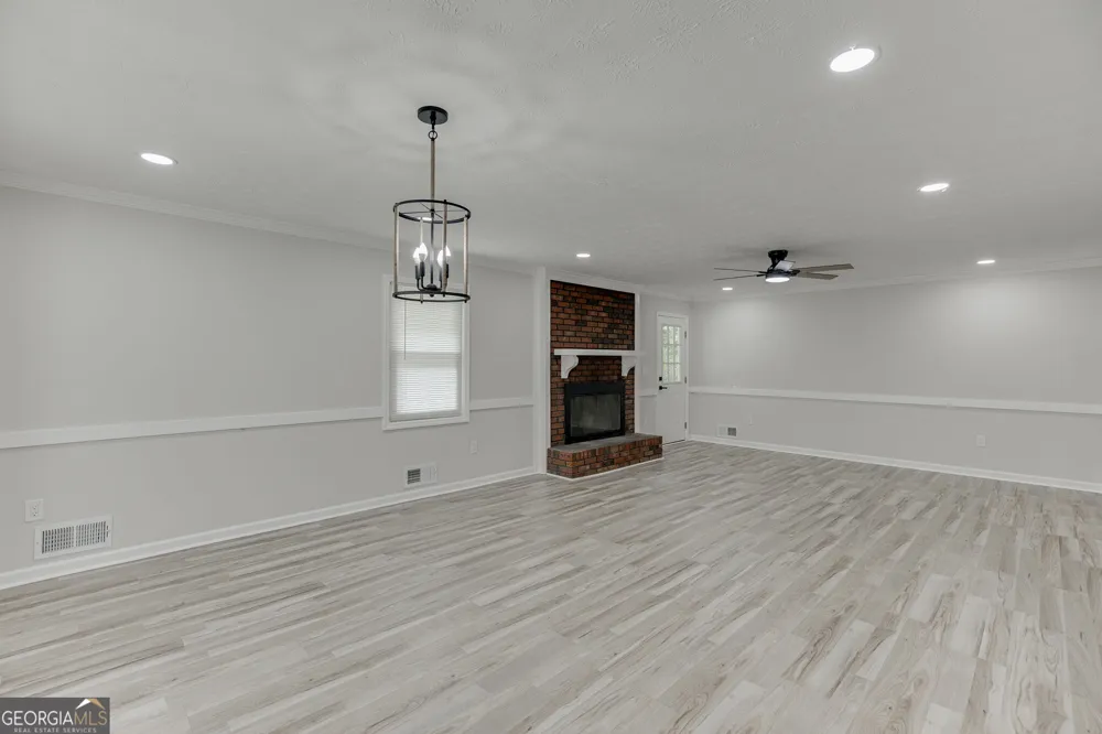 4445 Lake Forest DR Oakwood, GA 30566