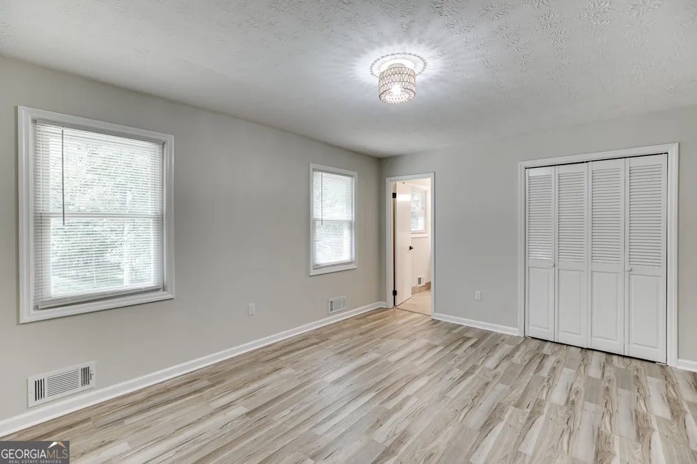 4445 Lake Forest DR Oakwood, GA 30566