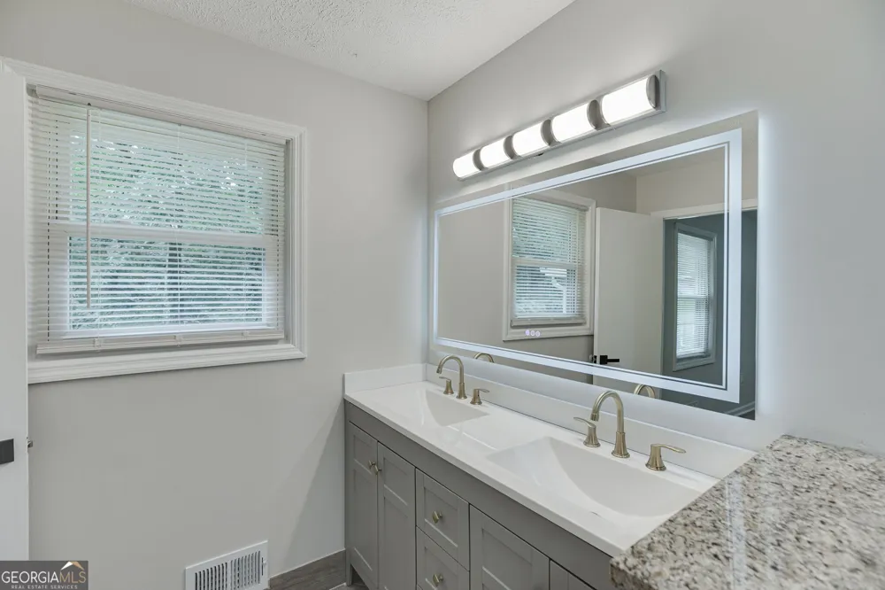 4445 Lake Forest DR Oakwood, GA 30566