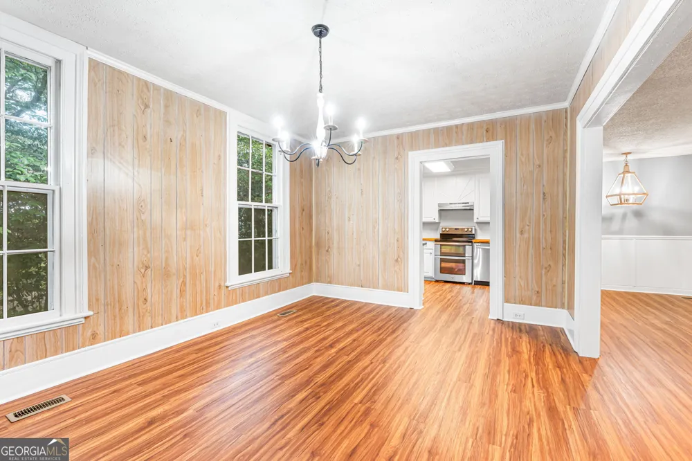 106 Howard ST Byron, GA 31008
